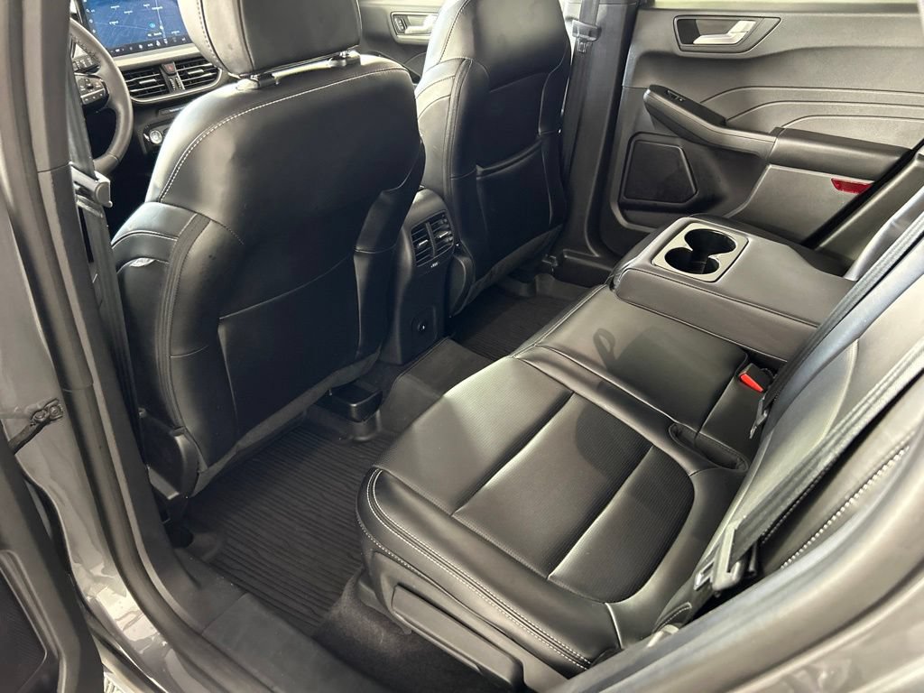 Used 2023 Ford Escape Platinum AWD/4WD image 35
