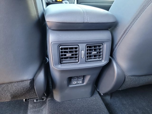 Used 2025 Toyota RAV4 XSE AWD/4WD image 19