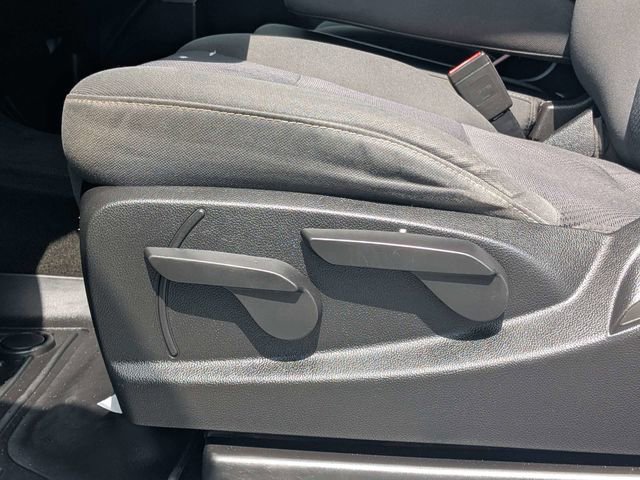 Used 2018 Chevrolet Silverado 1500 LT RWD image 18