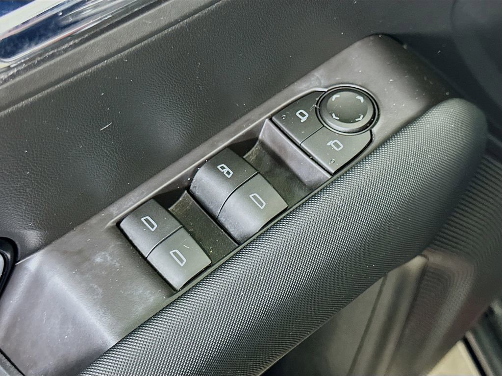 Used 2023 Chevrolet Colorado Z71 w/ Z71 Convenience Package 2 image 20