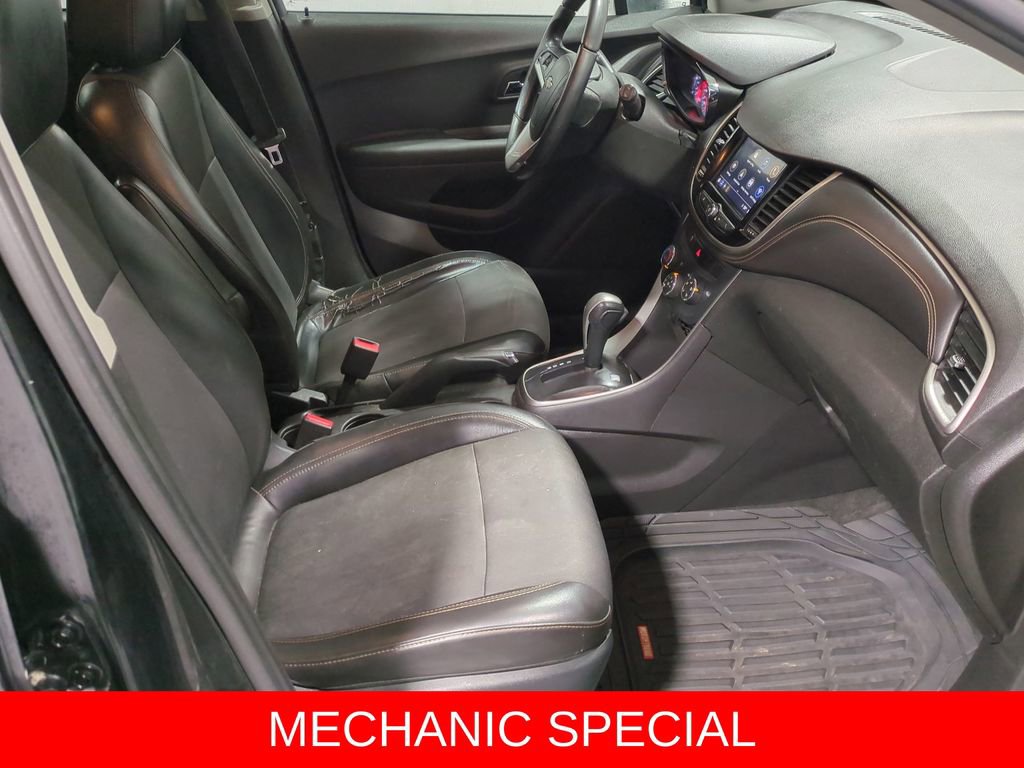 Used 2018 Chevrolet Trax LT w/ LT Convenience Package image 21