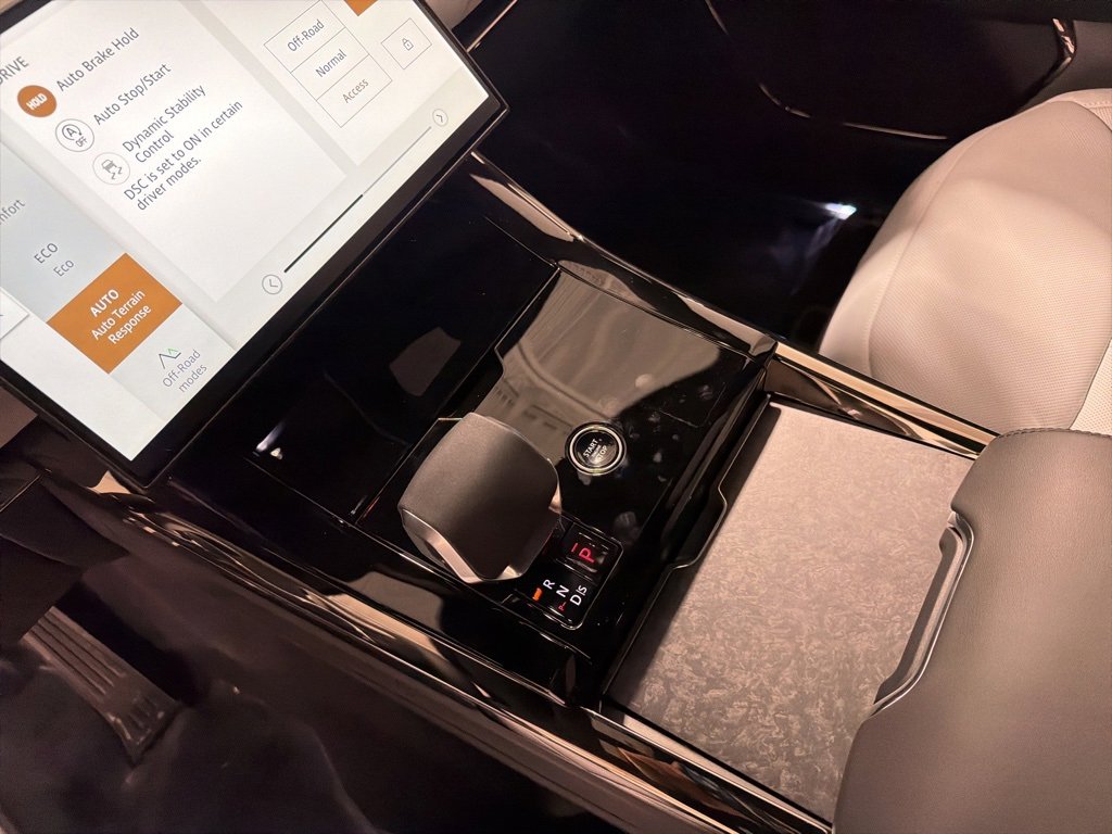 New 2025 Land Rover Range Rover Sport Dynamic SE image 17