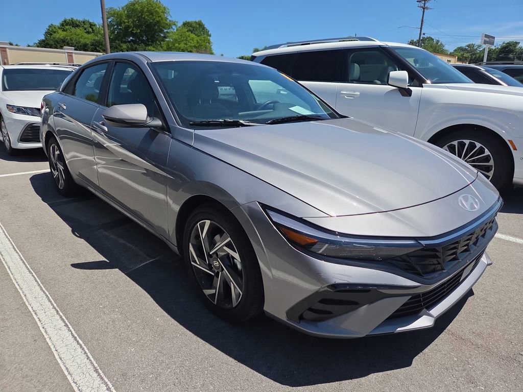 Used 2025 Hyundai Elantra Limited