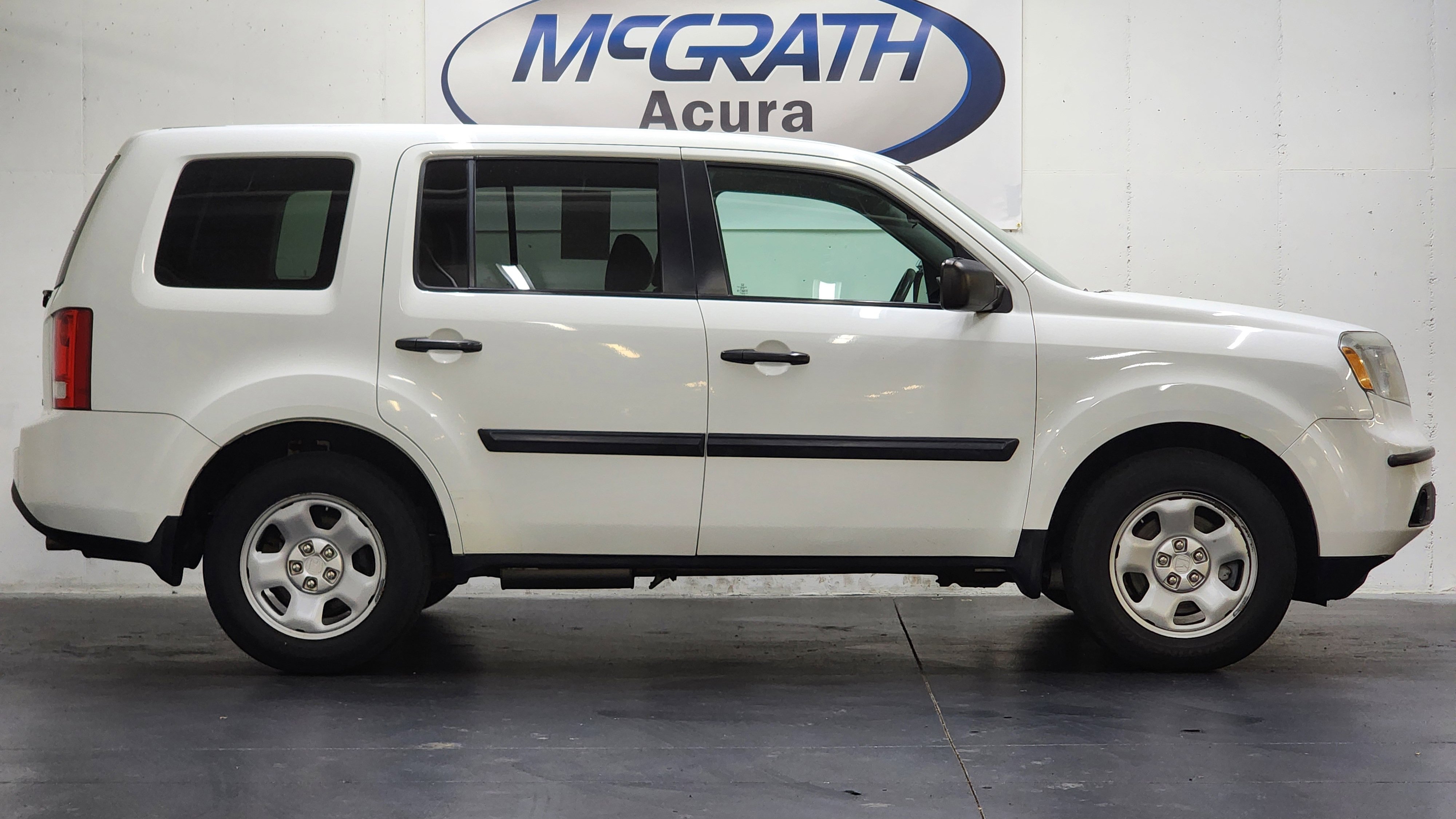 Used 2015 Honda Pilot LX image 3