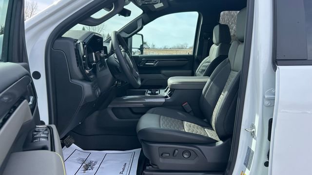 New 2026 Chevrolet Silverado 2500 ZR2 image 15