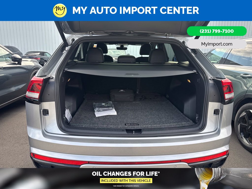Used 2023 Volkswagen Atlas Cross Sport SEL R-Line AWD/4WD image 28