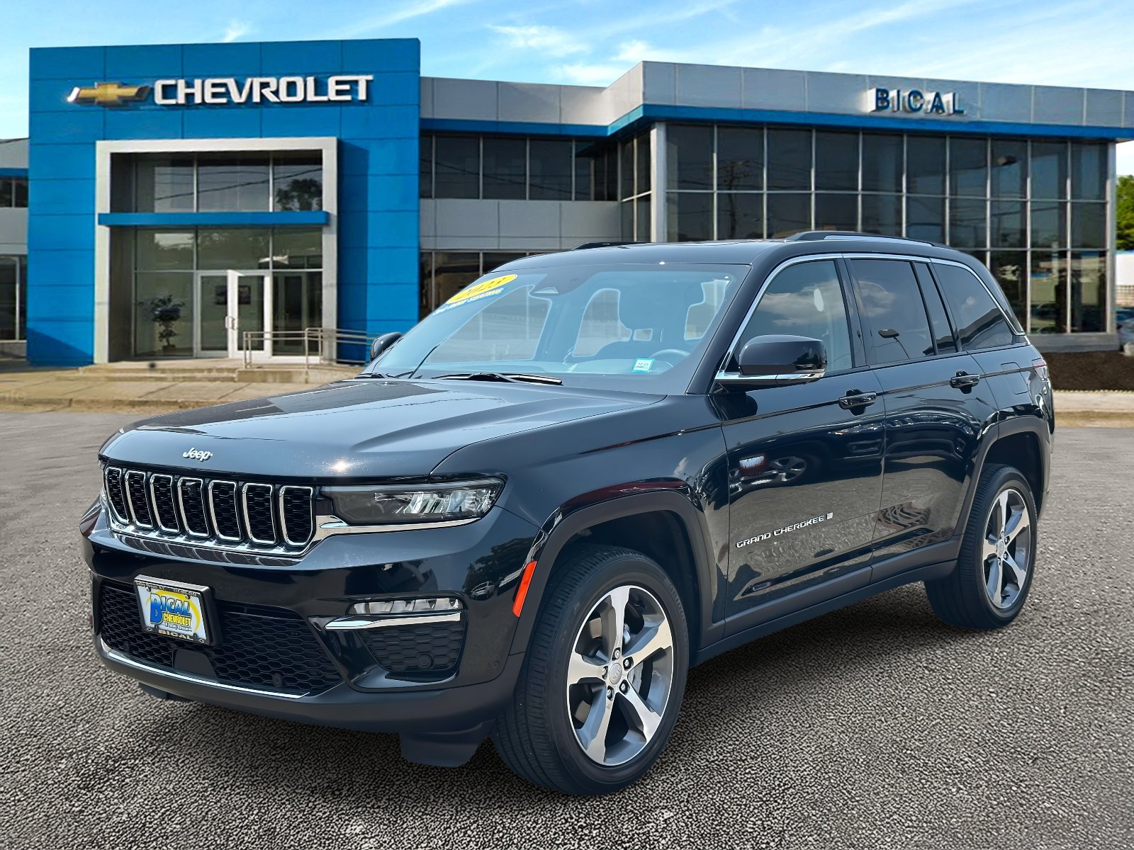 Used 2023 Jeep Grand Cherokee Limited w/ Luxury Tech Group II
