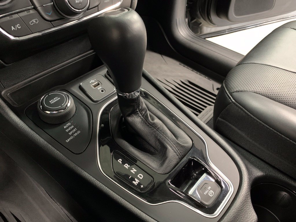 Certified 2023 Jeep Cherokee Altitude Lux w/ Lux Elite Package AWD/4WD image 24