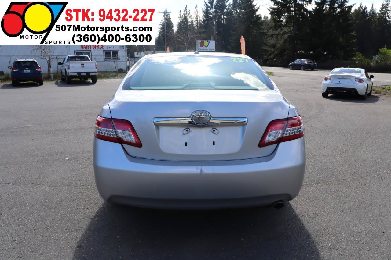 Used 2010 Toyota Camry SE FWD image 8