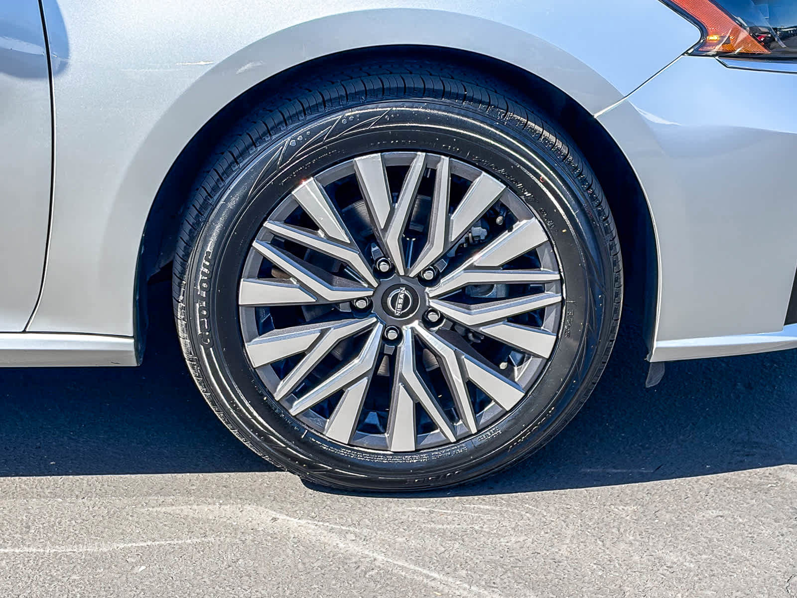 Used 2023 Nissan Altima 2.5 SV AWD/4WD image 9