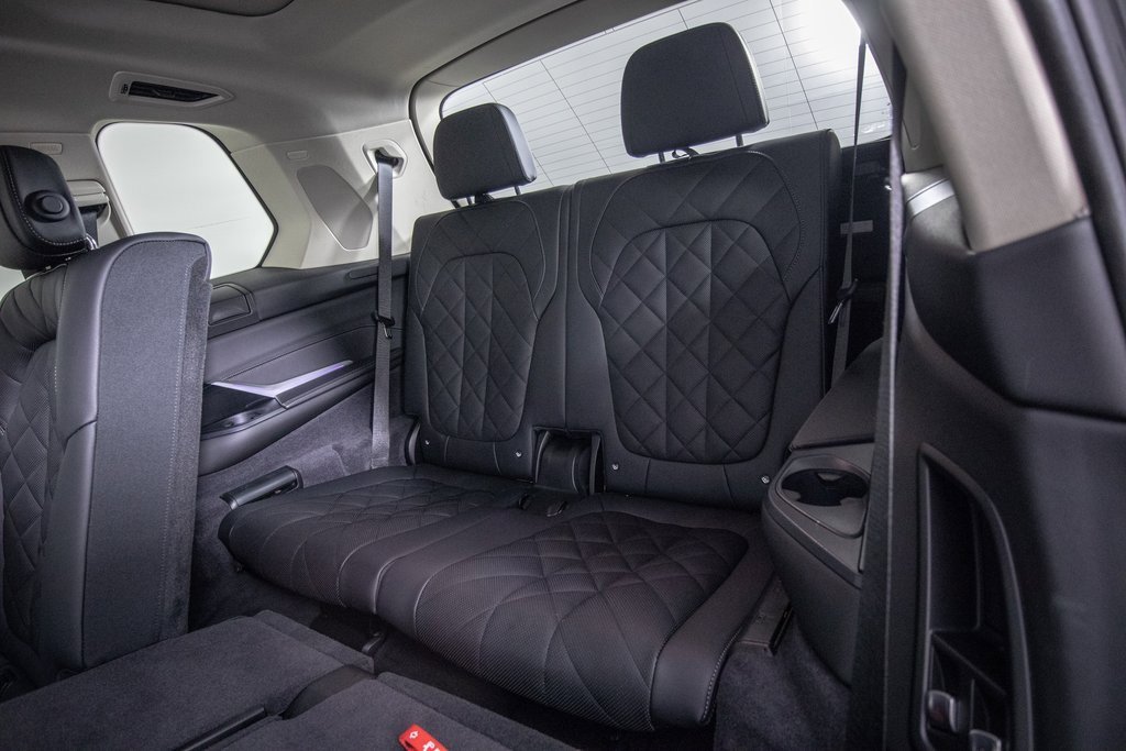 Used 2024 BMW X7 xDrive40i image 13