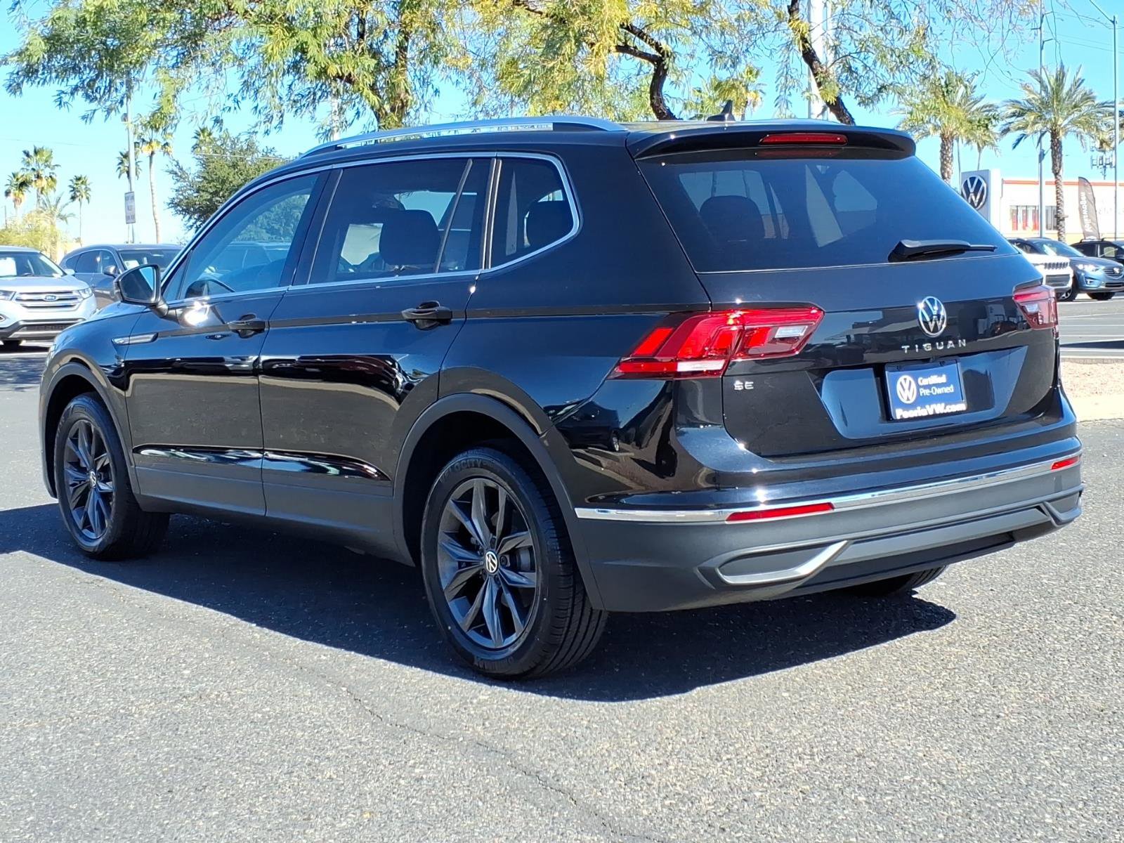 Certified 2023 Volkswagen Tiguan SE w/ Panoramic Sunroof Package image 5