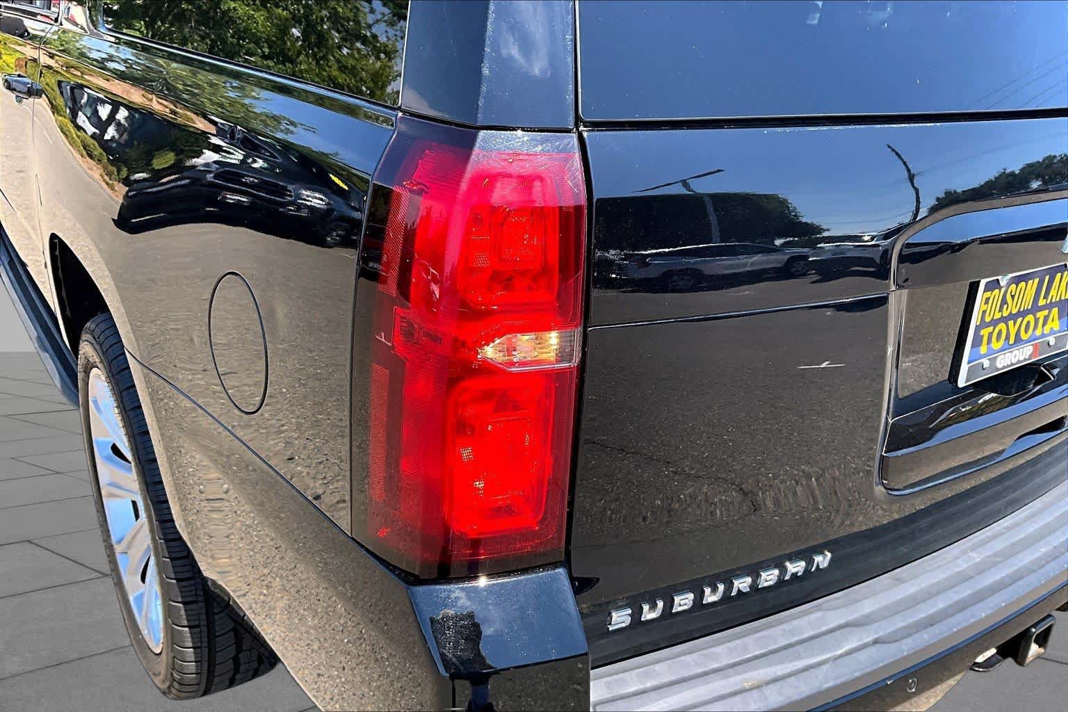 Used 2018 Chevrolet Suburban LT AWD/4WD image 28