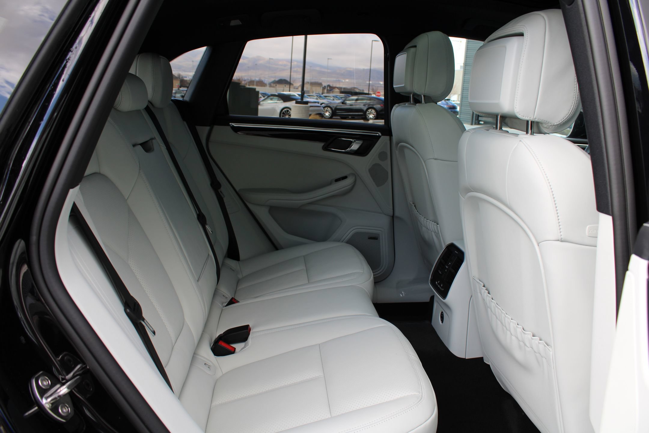 New 2026 Porsche Macan AWD/4WD image 24