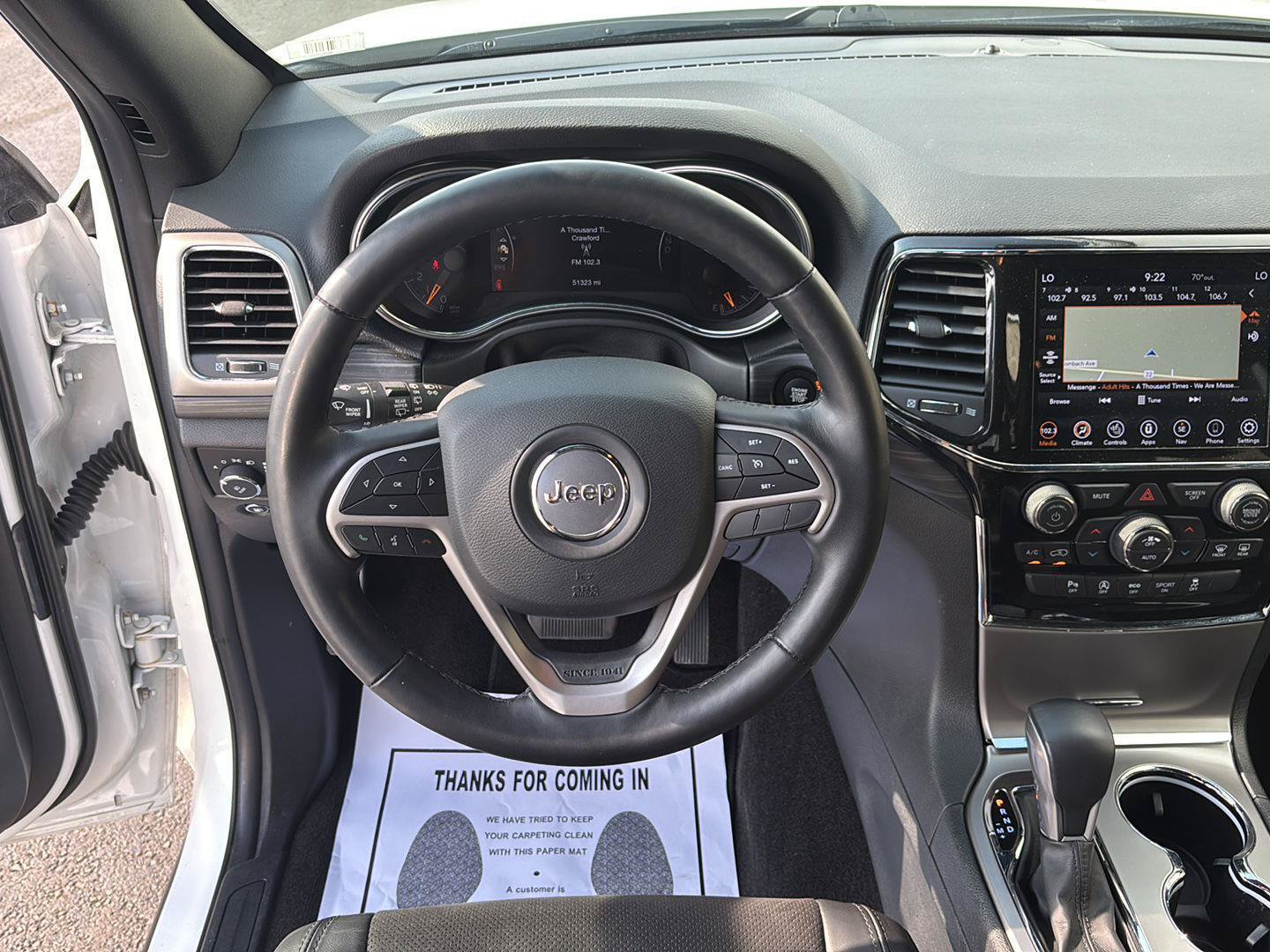Used 2022 Jeep Grand Cherokee Laredo X AWD/4WD image 9