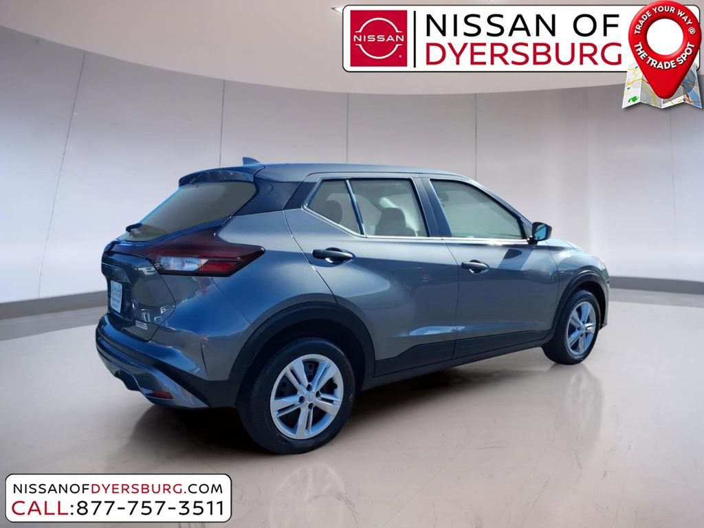 Used 2024 Nissan Kicks S image 3