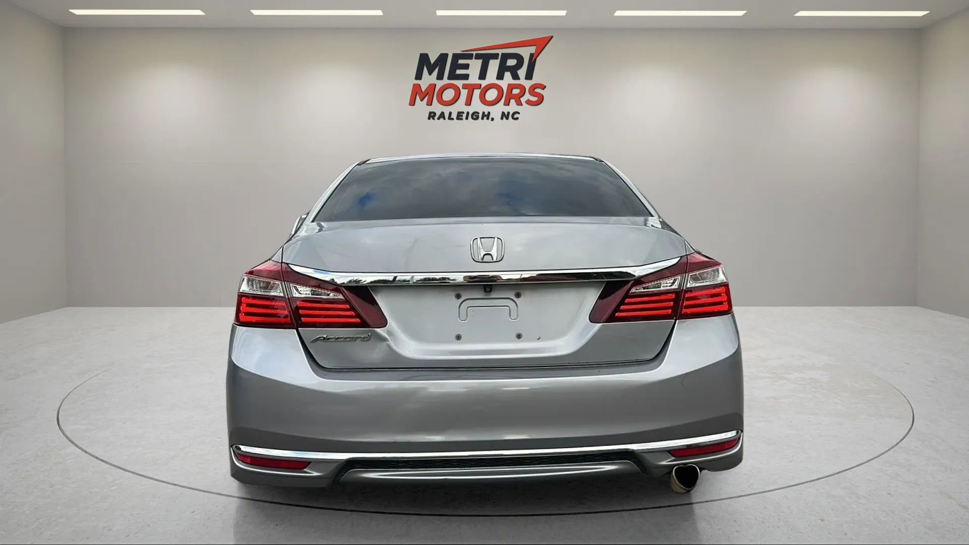 Used 2017 Honda Accord LX image 9