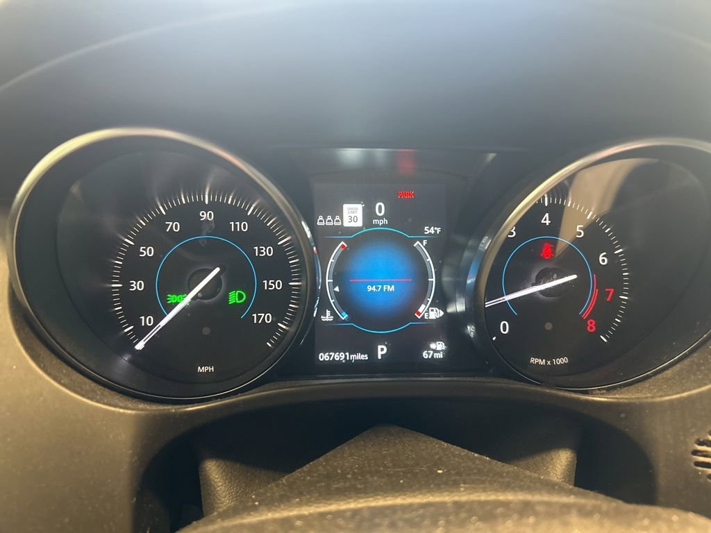 Used 2020 Jaguar F-PACE Premium image 12