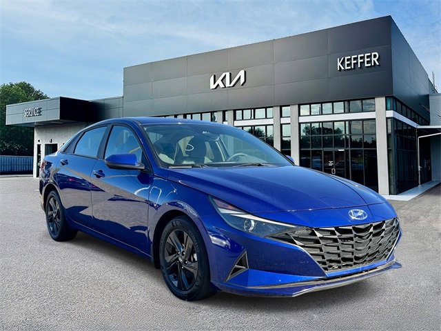 Used 2022 Hyundai Elantra SEL image 2