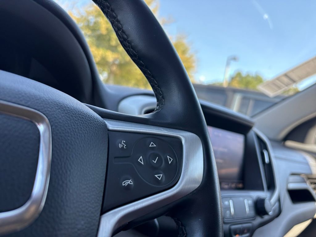 Used 2023 GMC Terrain SLT image 16