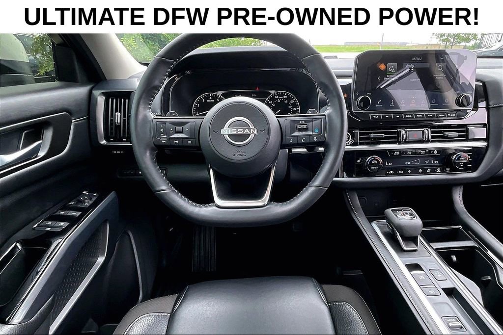 Used 2024 Nissan Pathfinder SL FWD image 6