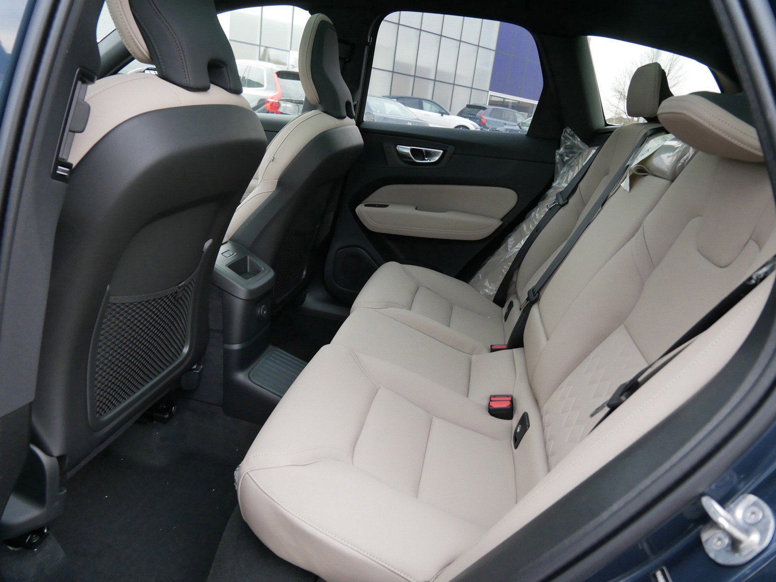 New 2026 Volvo XC60 T8 Plus w/ Protection Package Premier image 6