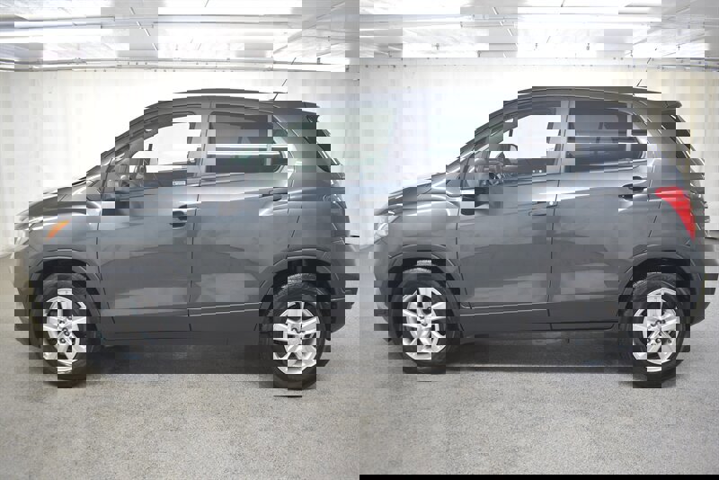 Used 2020 Chevrolet Trax LS w/ Tint and Cruise Package image 4