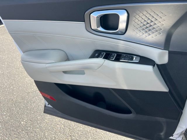 Certified 2022 Kia Sorento SX image 17