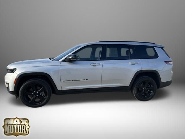 Used 2024 Jeep Grand Cherokee L Altitude image 3