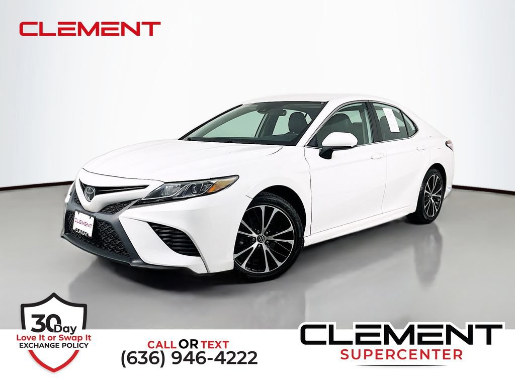 Used 2020 Toyota Camry SE FWD image 1