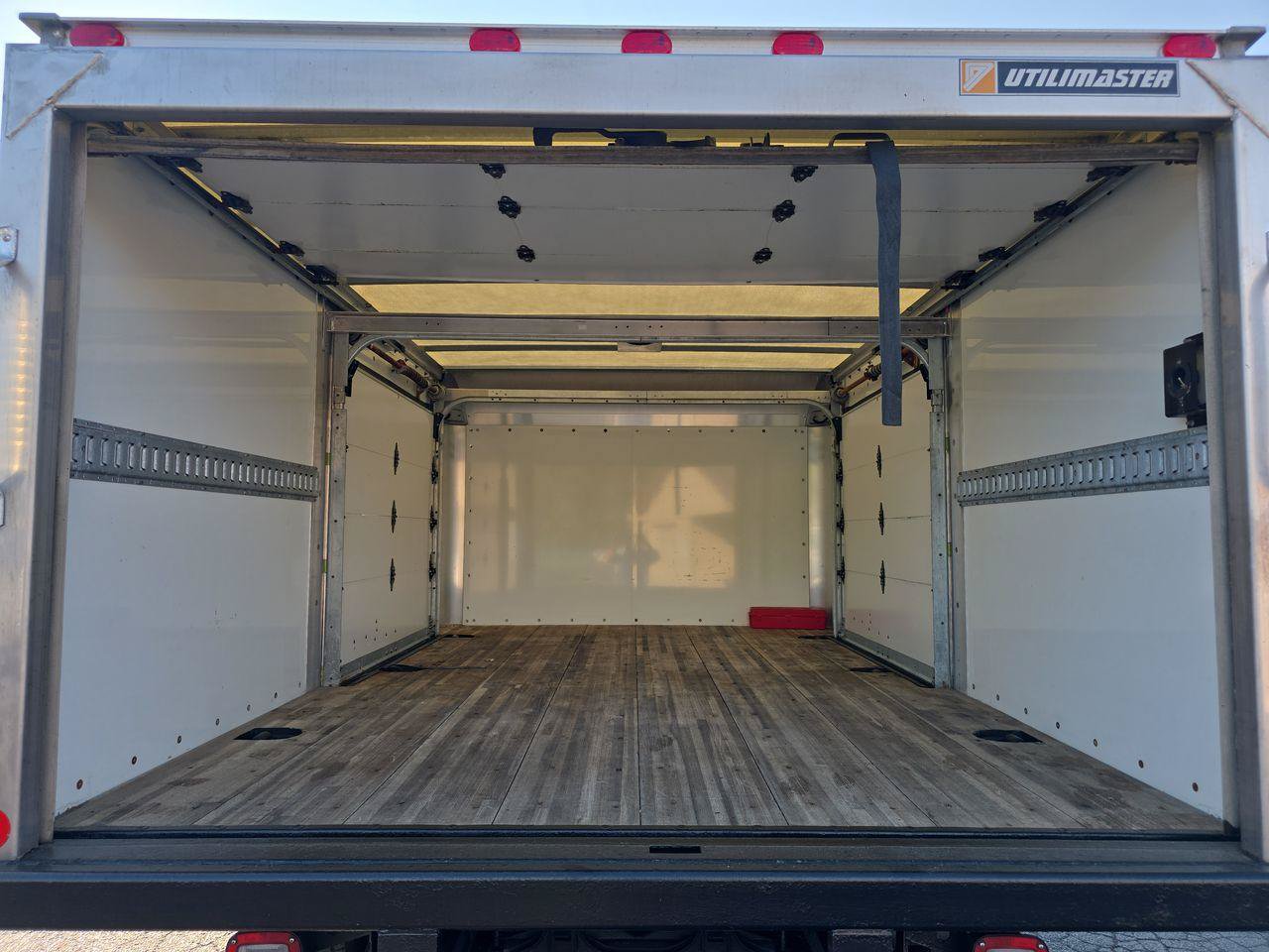 Used 2013 Ford F550 2WD Regular Cab Super Duty w/ Payload Upgrade Pkg image 15