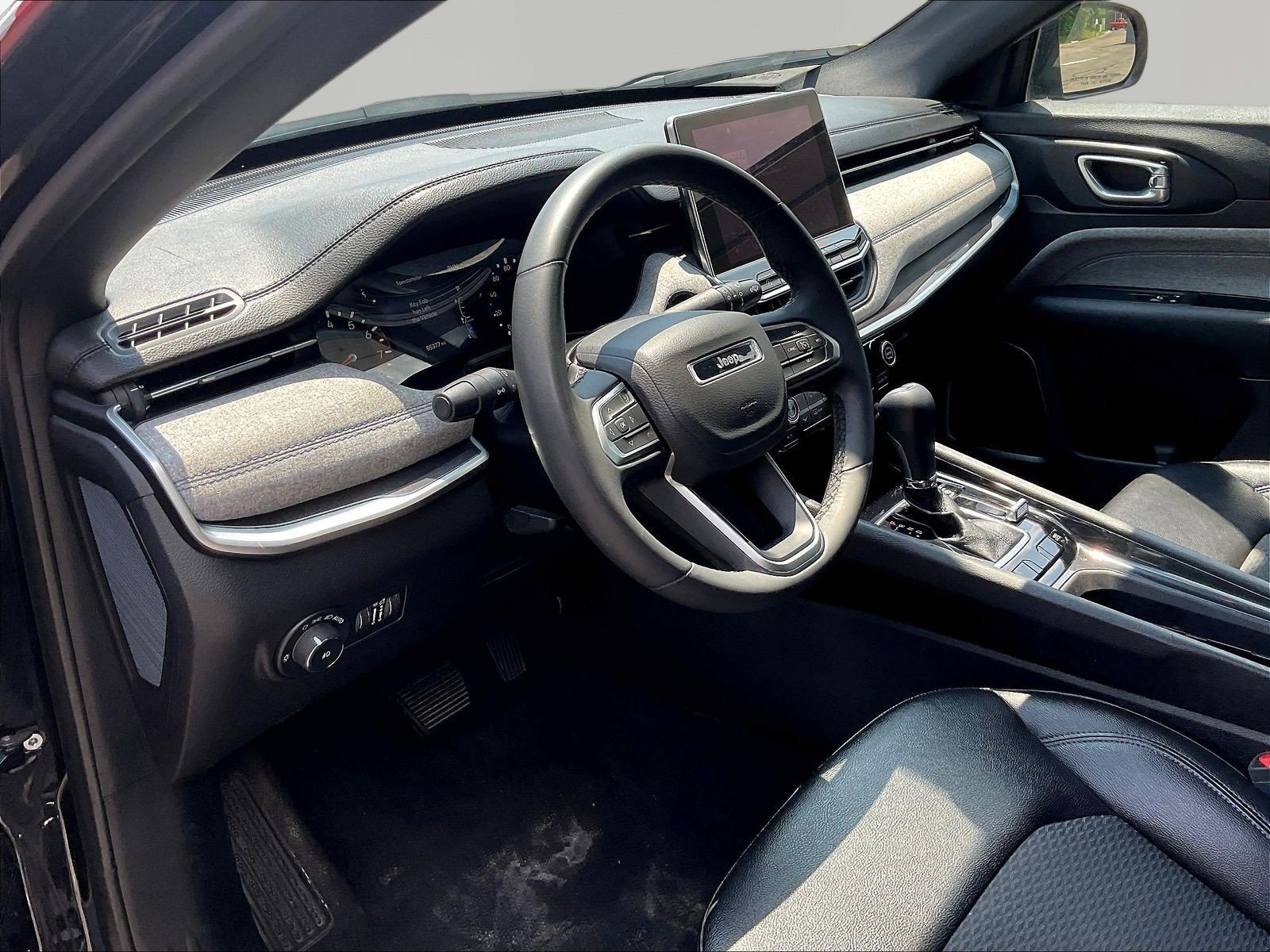 New 2026 Jeep Grand Cherokee Altitude AWD/4WD image 15
