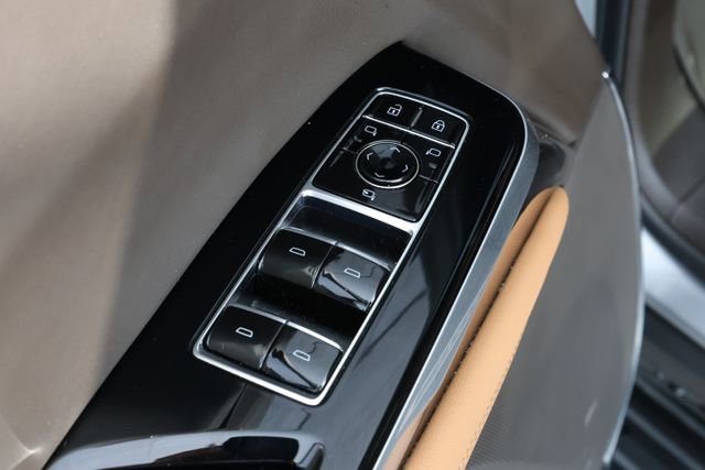 Used 2025 Cadillac Escalade Premium Luxury image 27