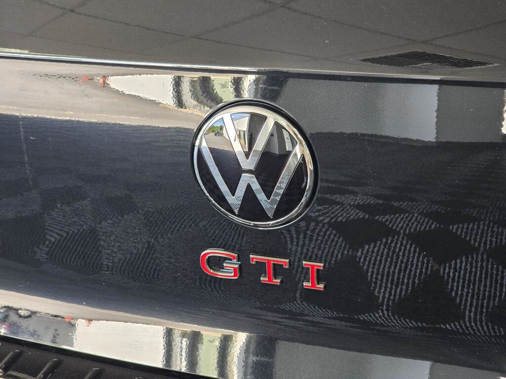 New 2026 Volkswagen GTI SE FWD image 13