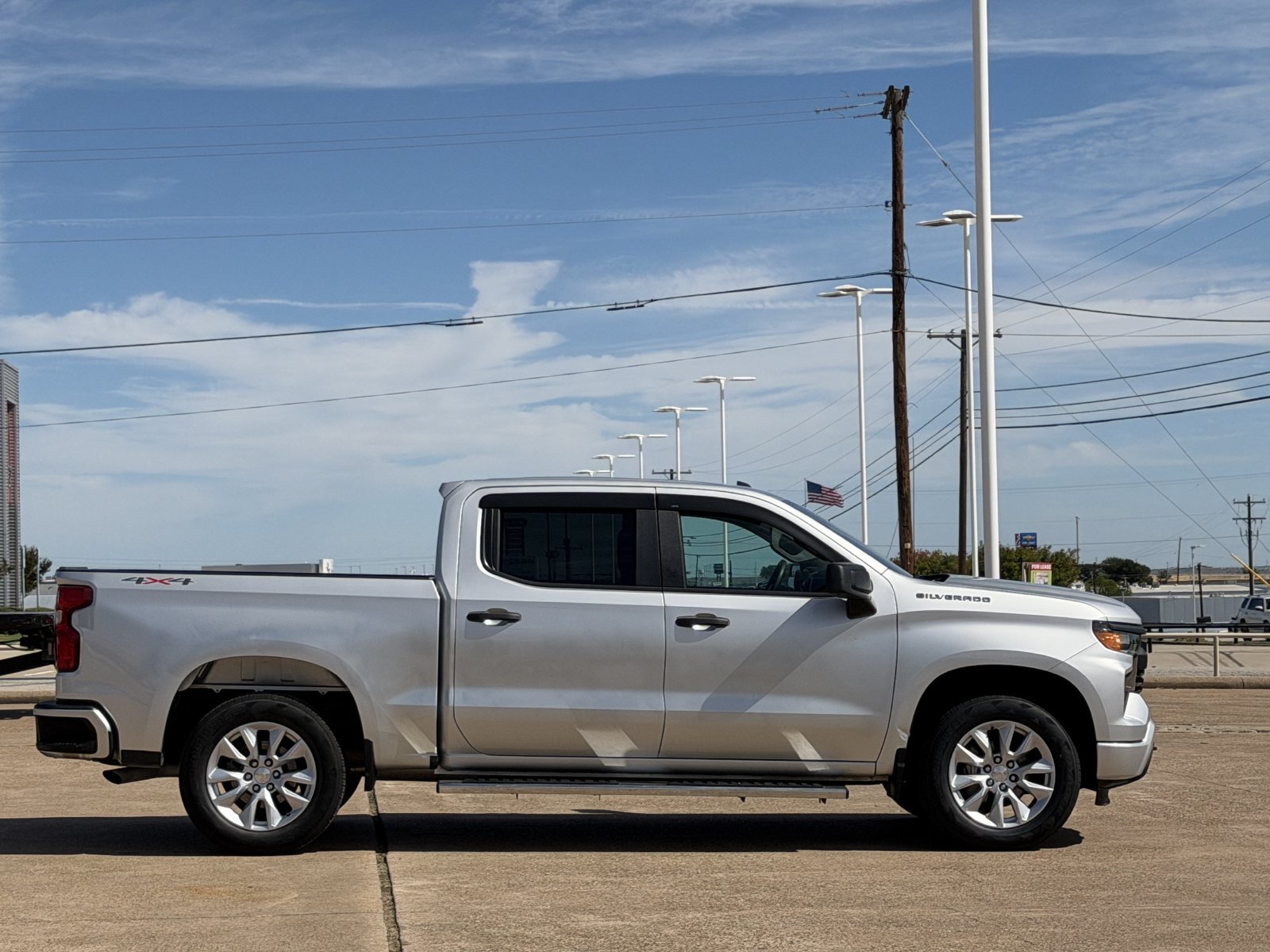Used 2022 Chevrolet Silverado 1500 Custom AWD/4WD image 3