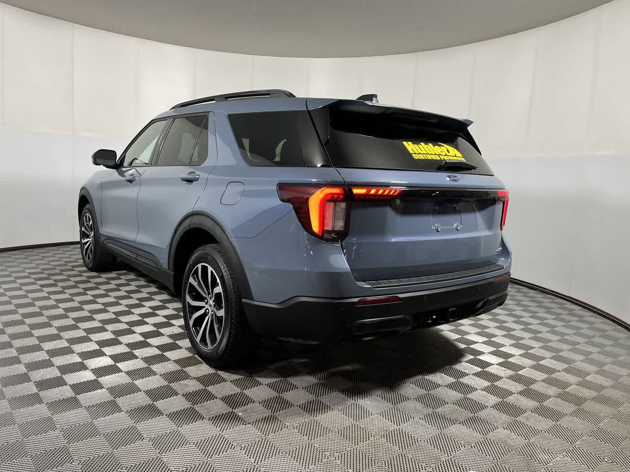 Used 2025 Ford Explorer ST-Line AWD/4WD image 6