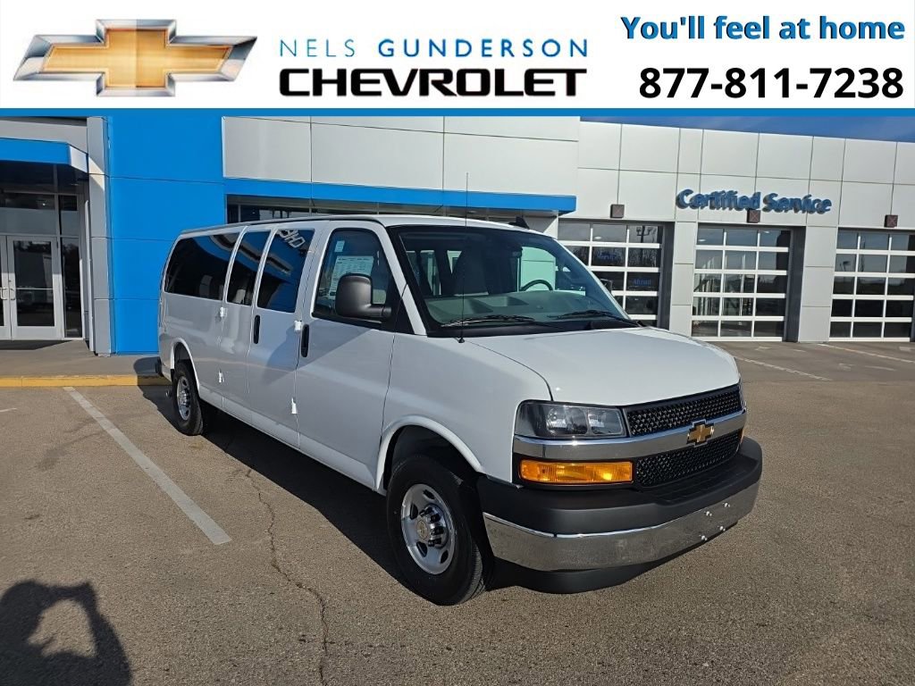 New 2025 Chevrolet Express 3500 LT w/ LT Preferred Equipment Group RWD image 3