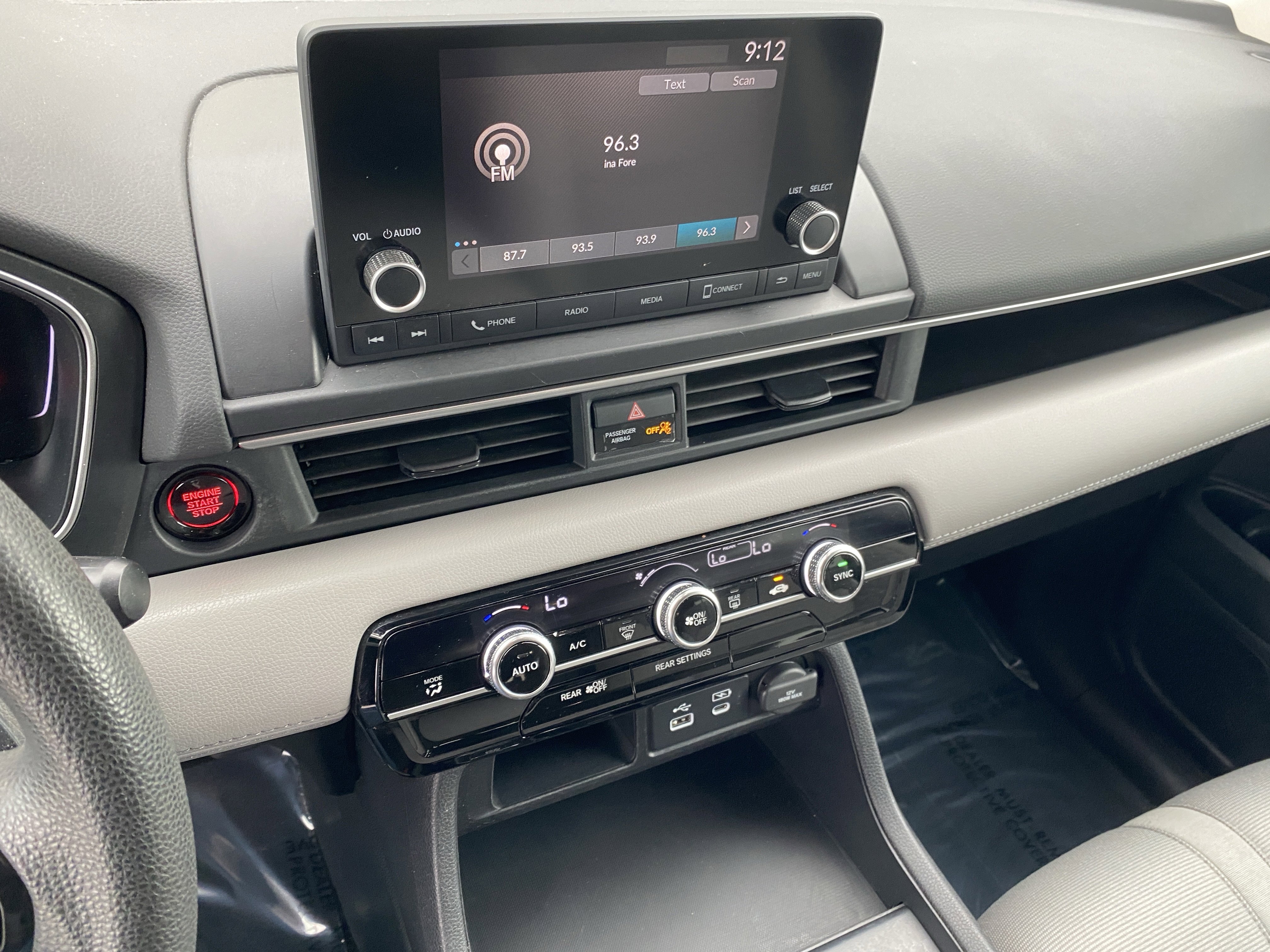 Used 2023 Honda Pilot LX image 17