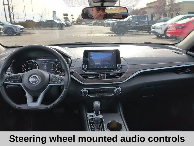 Used 2025 Nissan Altima 2.5 SV image 4