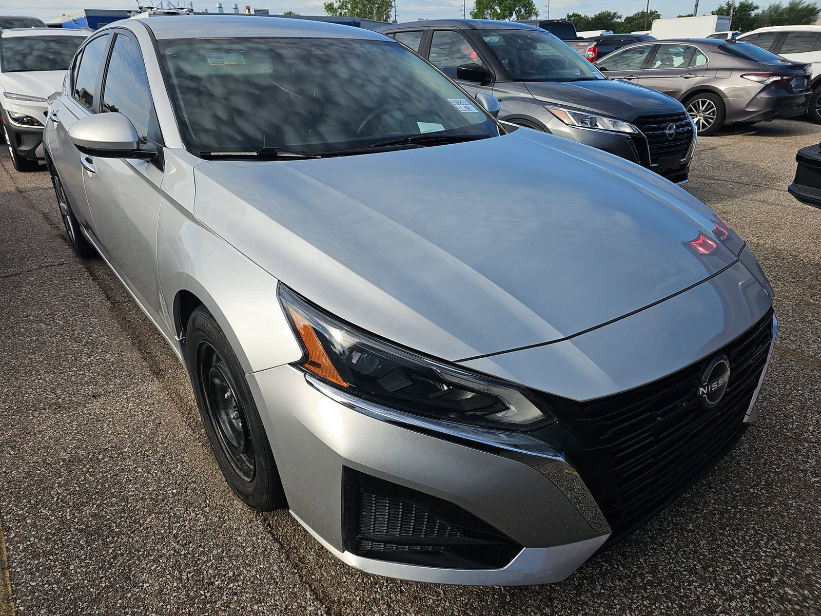 Used 2023 Nissan Altima 2.5 S image 4
