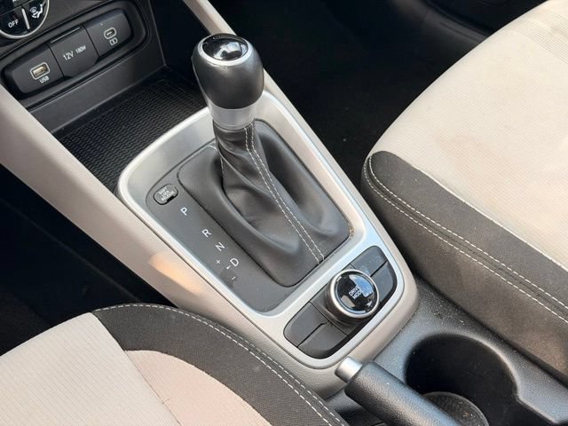 Used 2025 Hyundai Venue SEL FWD image 18