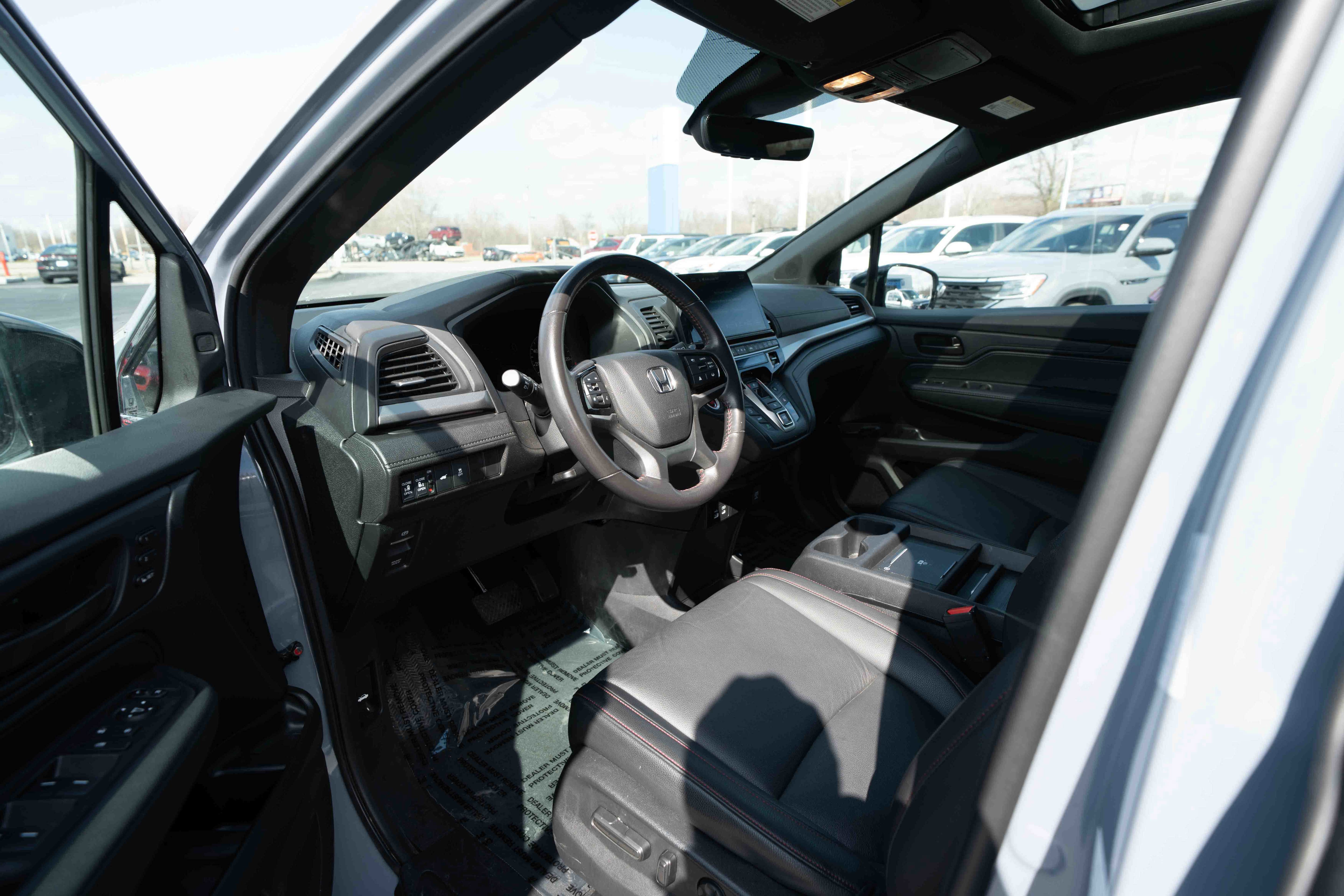 Used 2025 Honda Odyssey Sport-L image 8