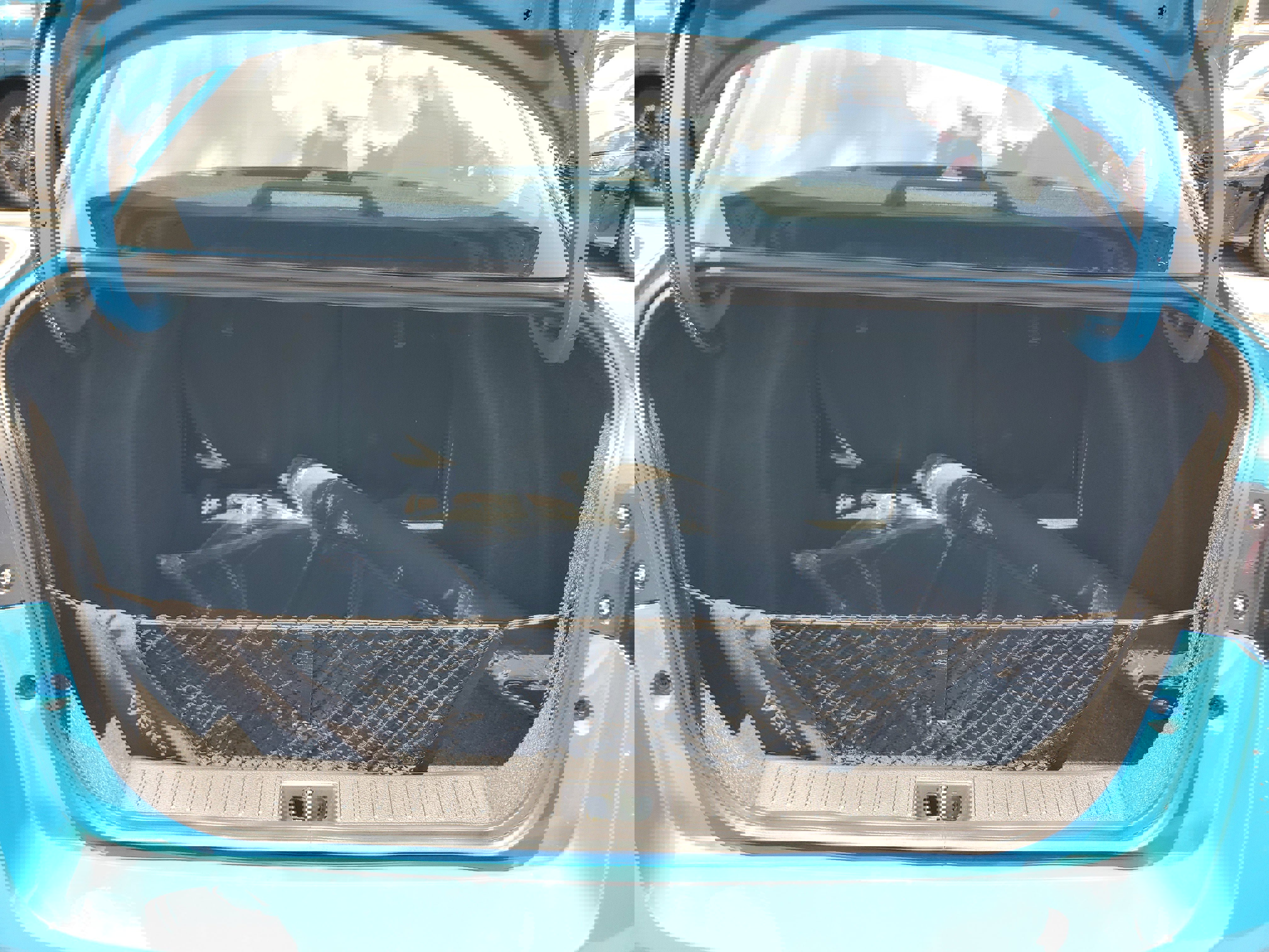 New 2025 Nissan Versa SR w/ Trunk Package image 9