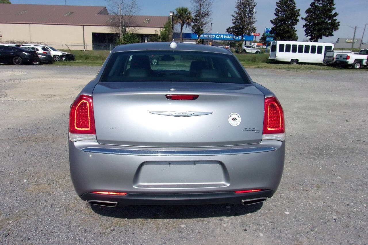 Used 2017 Chrysler 300 C w/ Harman/Kardon Audio Group RWD image 6