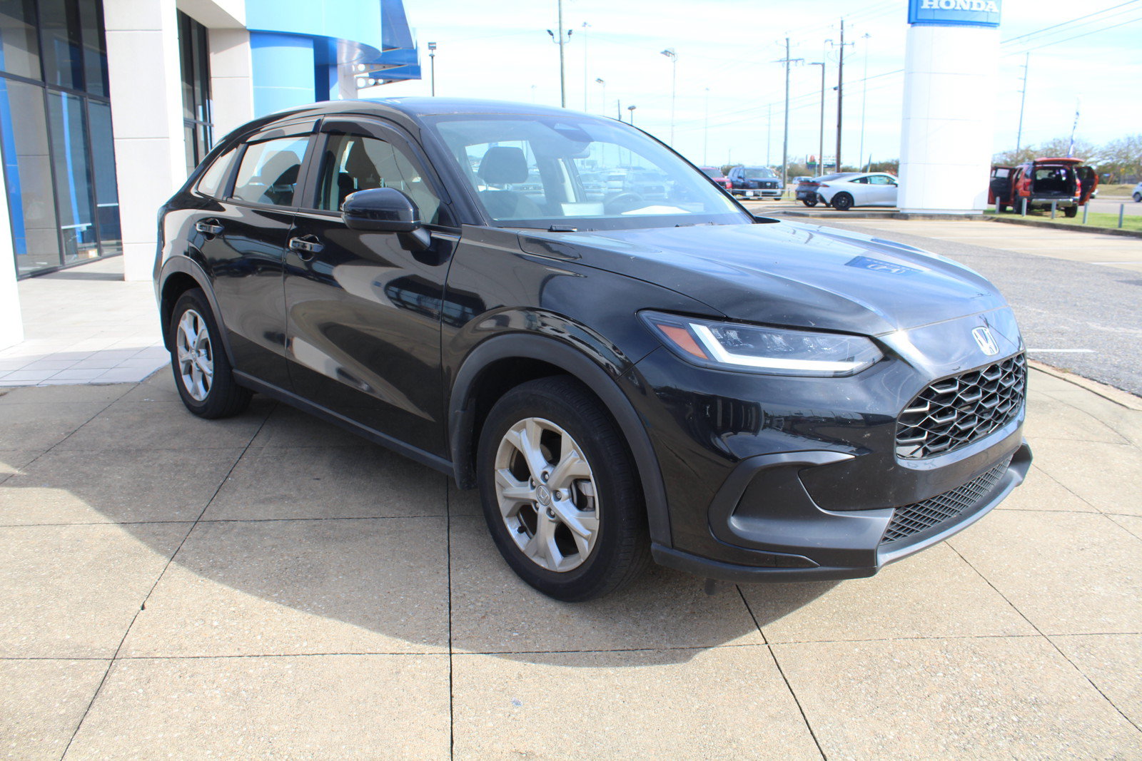 Used 2025 Honda HR-V LX image 1