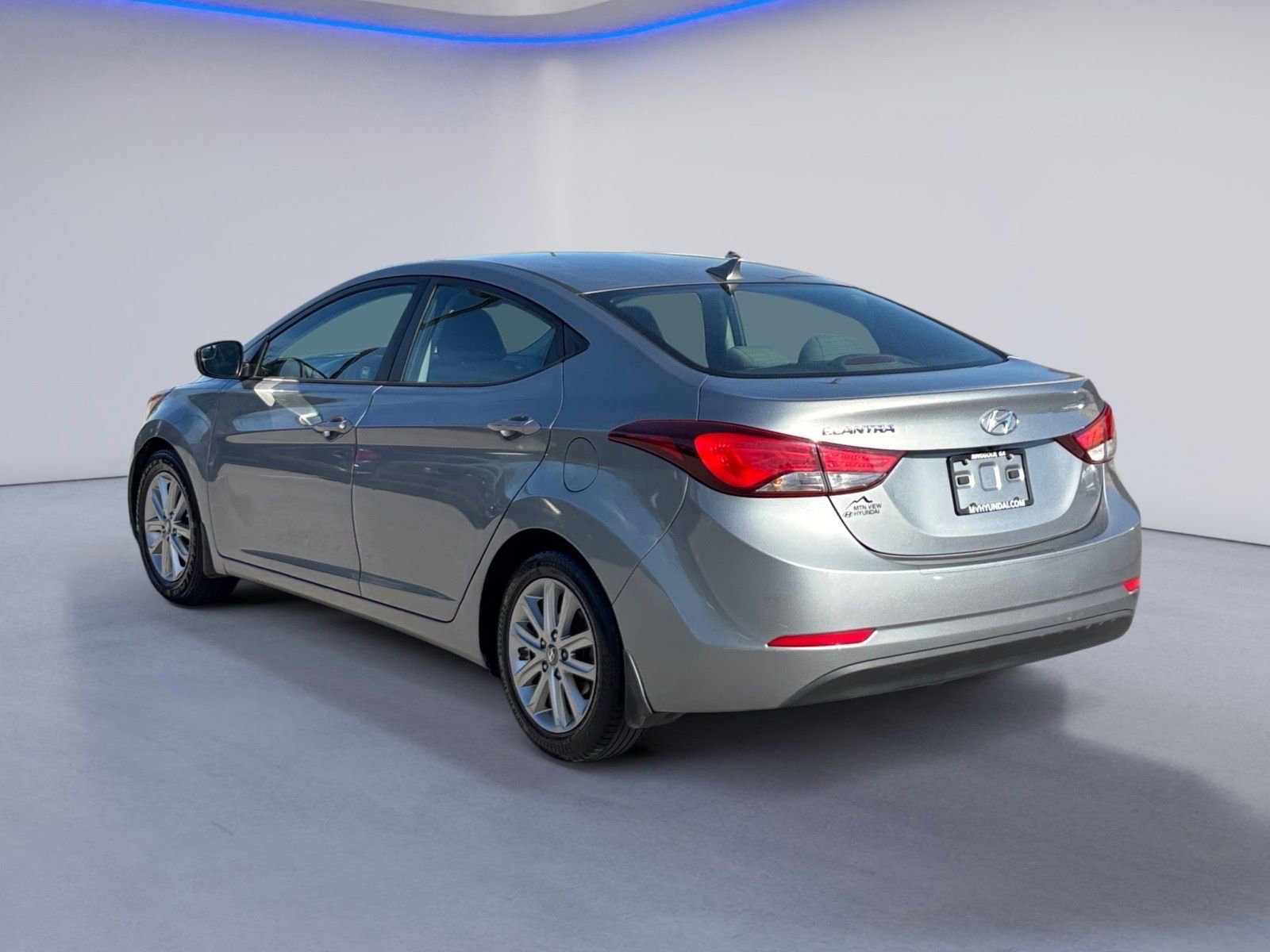 Used 2015 Hyundai Elantra SE w/ Option Group 02 FWD image 7