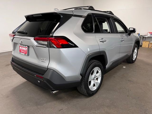 Used 2019 Toyota RAV4 XLE w/ Convenience Package AWD/4WD image 3