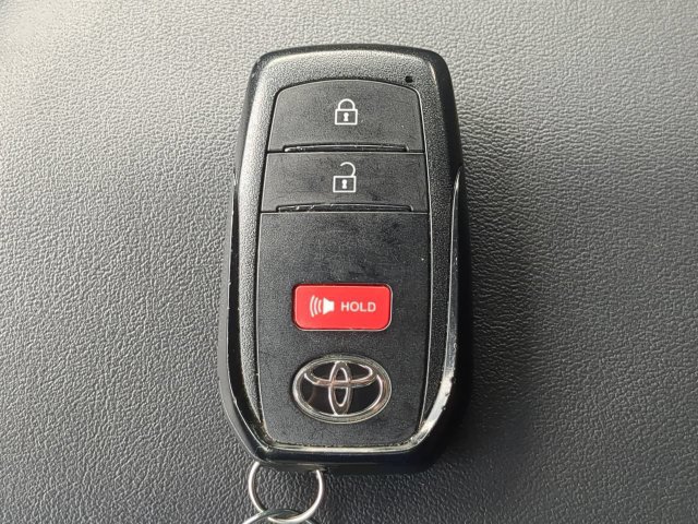 Used 2025 Toyota Prius LE FWD image 32