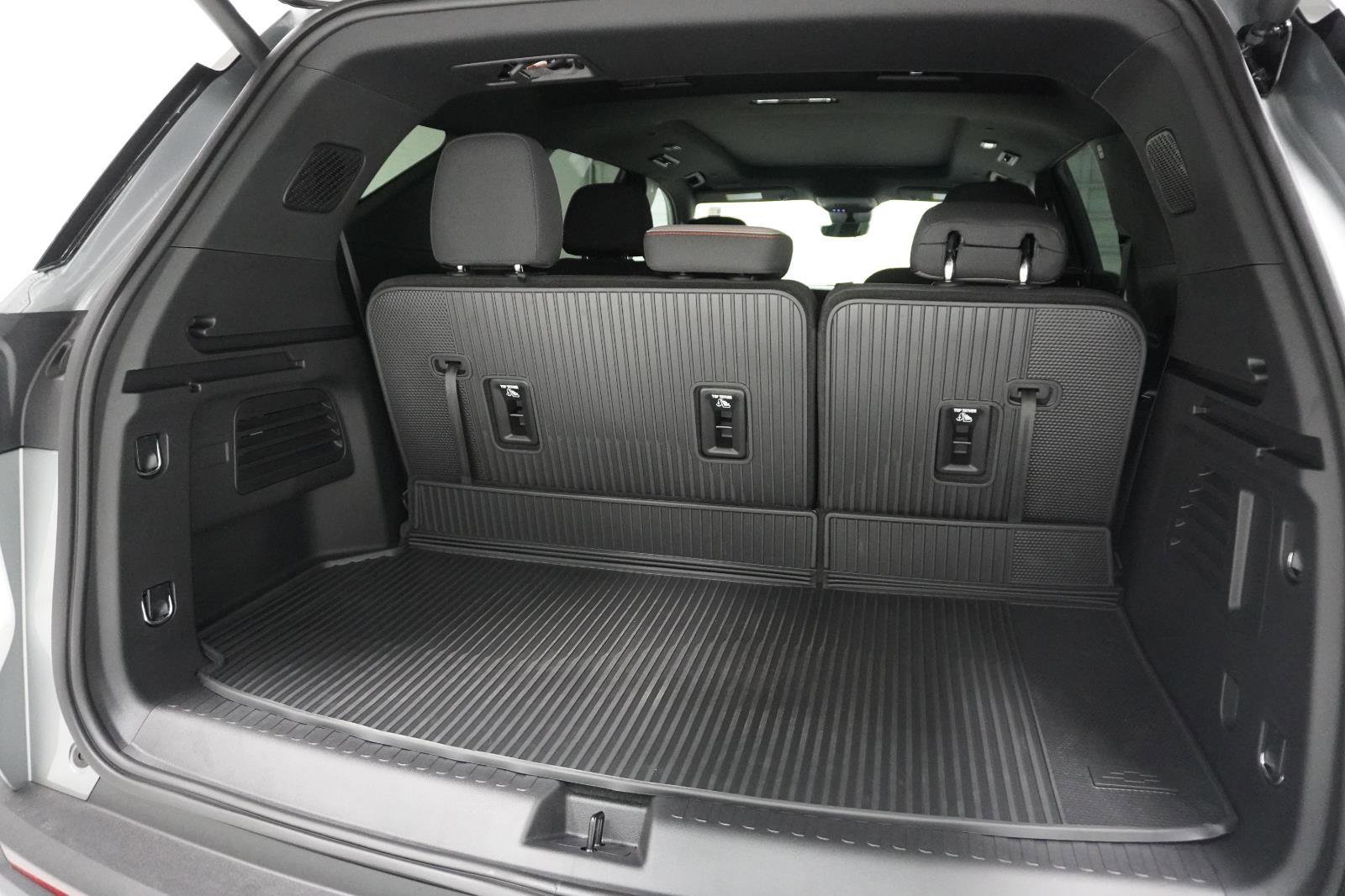 New 2026 Chevrolet Traverse LT w/ Sun and Wheel Package image 8