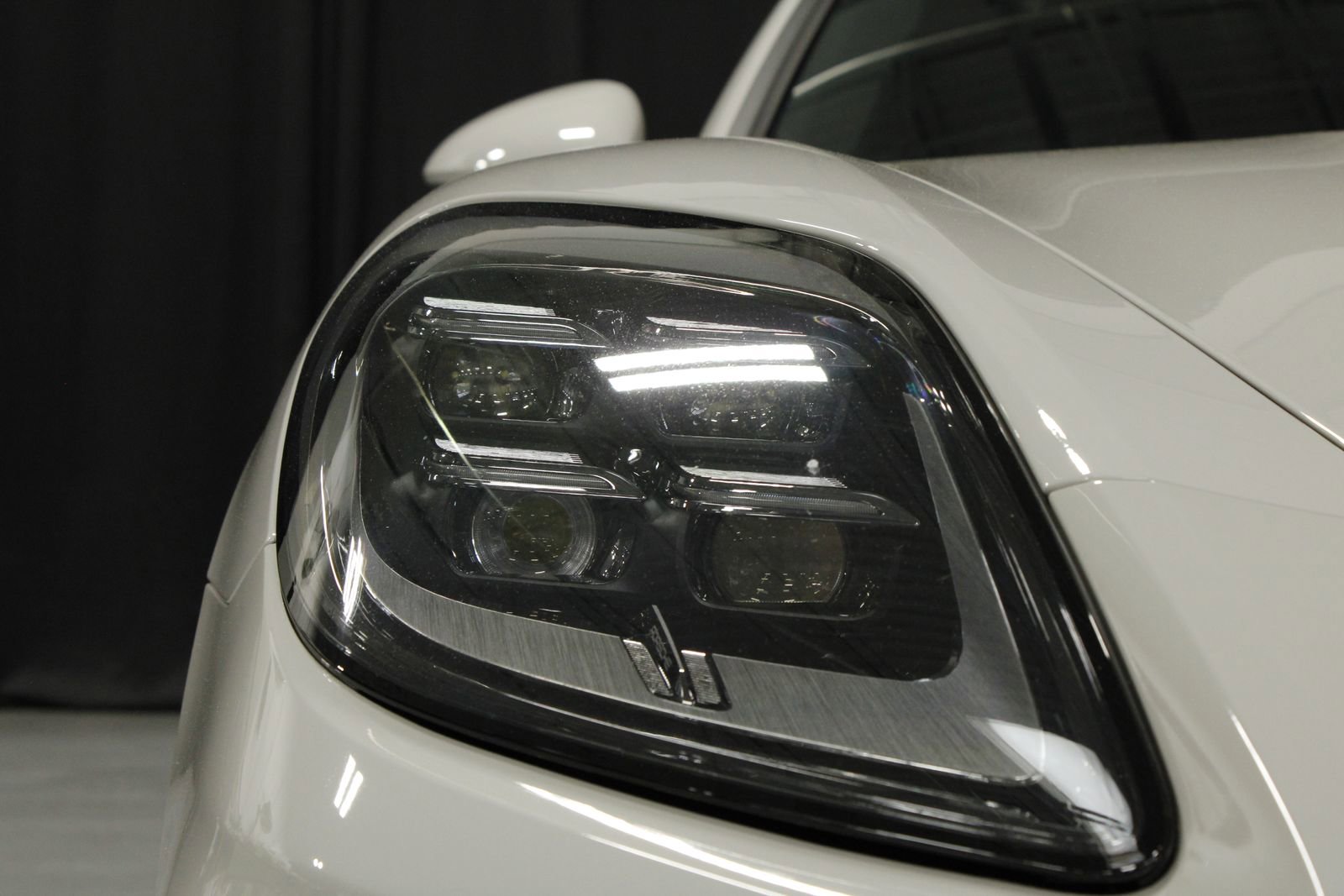 Certified 2025 Porsche Panamera 4 AWD/4WD image 25